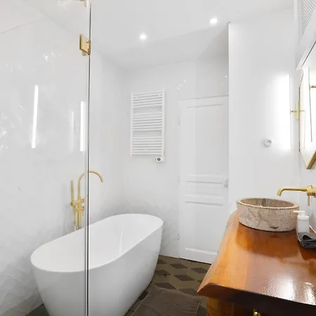 Quartier Montmartre 3 Free Netflix * פריז